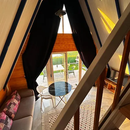 Case de vacanță Loft Karpasia Rizokarpaso